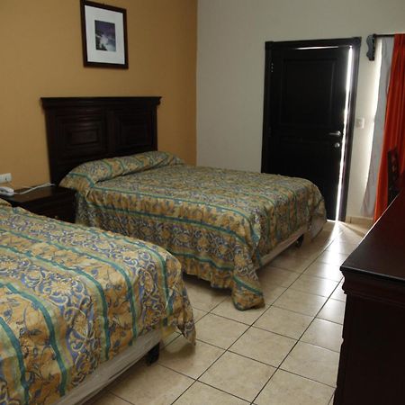 Apart Hotel Pico Bonito La Ceiba Værelse billede
